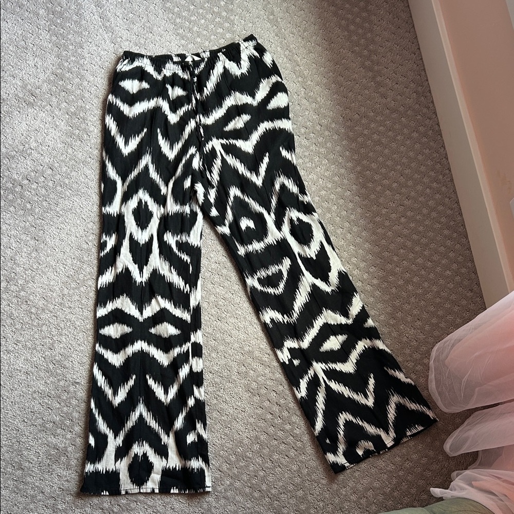 H&M Monochrome Patterned Pants